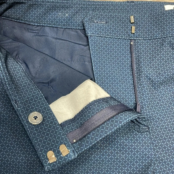 Greg Norman Women’s Flat Front Navy Geometric Print Golf Shorts 0 - Picture 8 of 16